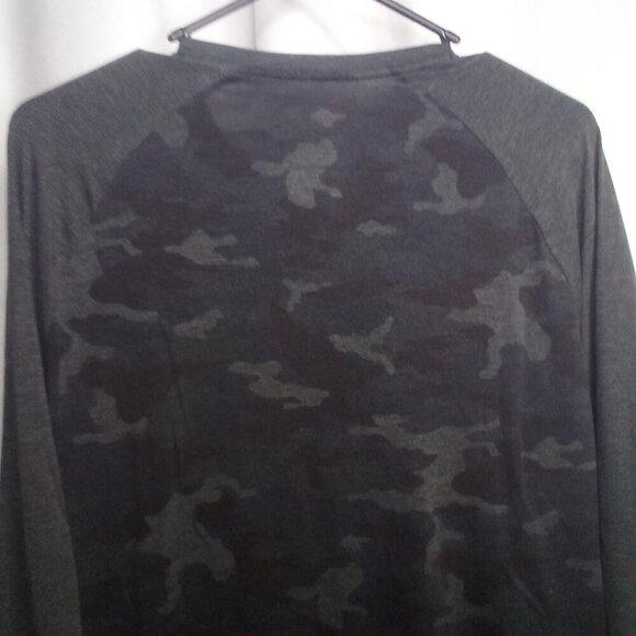 Express Shirt M Women Long Sleeve Stretch Thermal Camo Gray Black - Picture 2 of 15